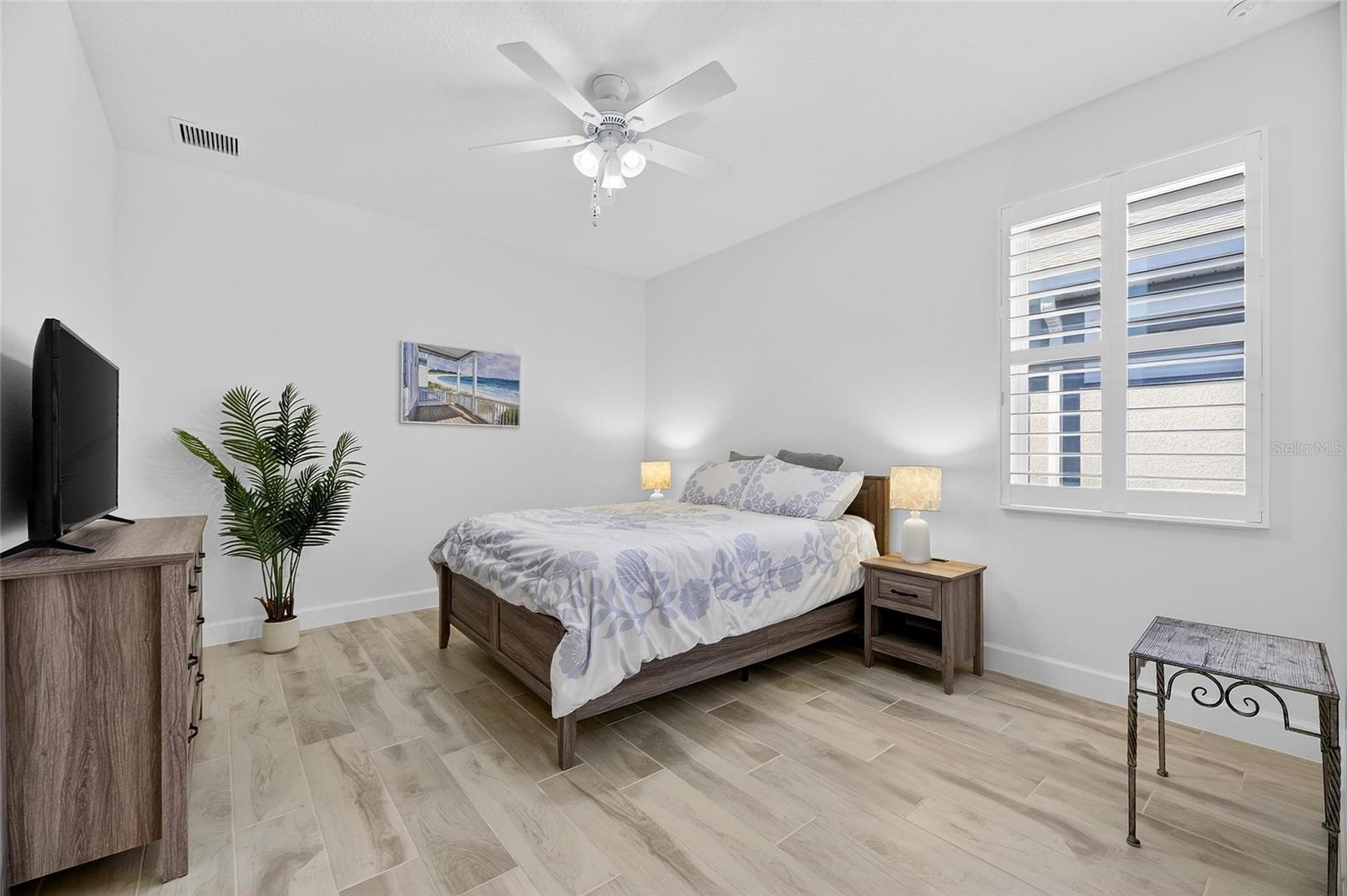 MIRABAY - Residential