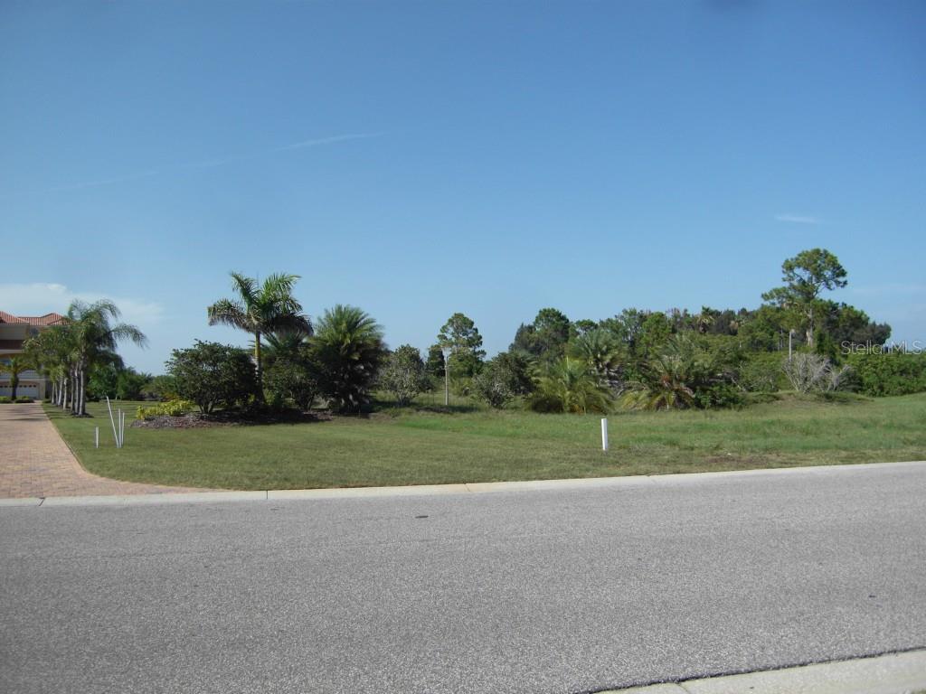 PARADISE ESTATES - Land