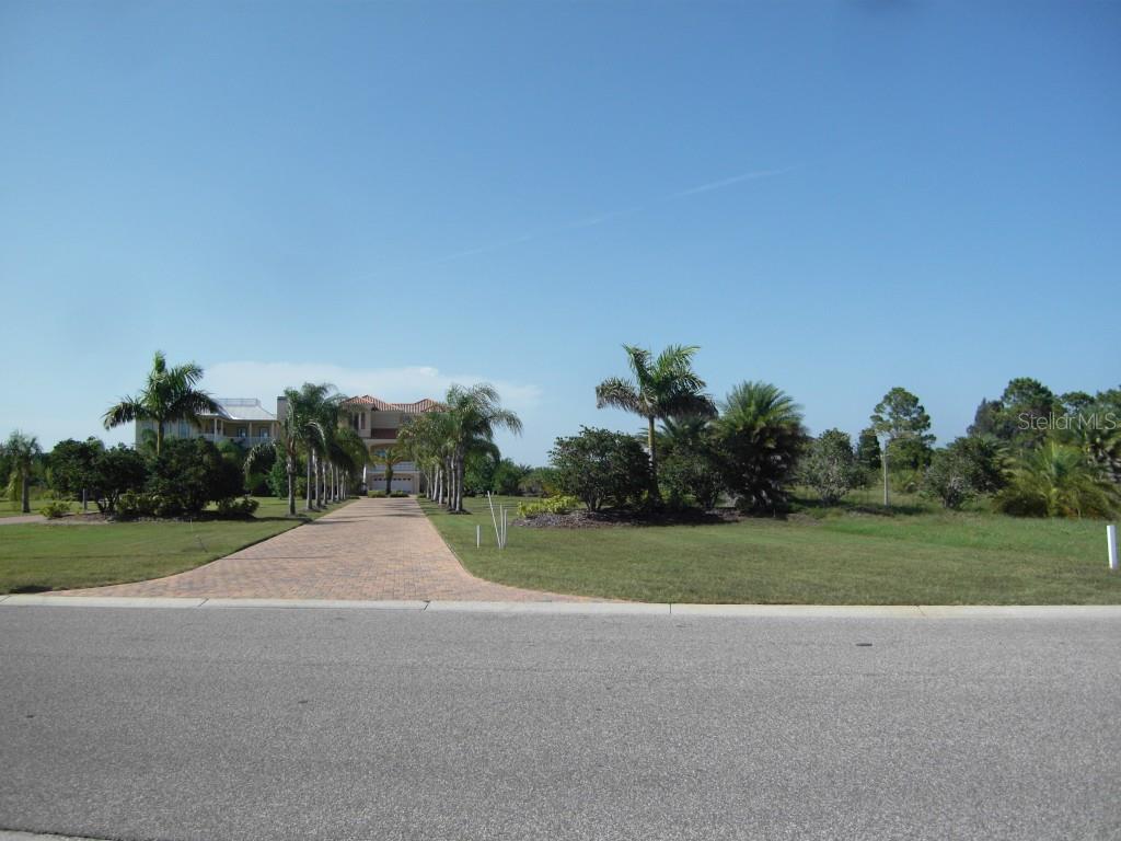 PARADISE ESTATES - Land