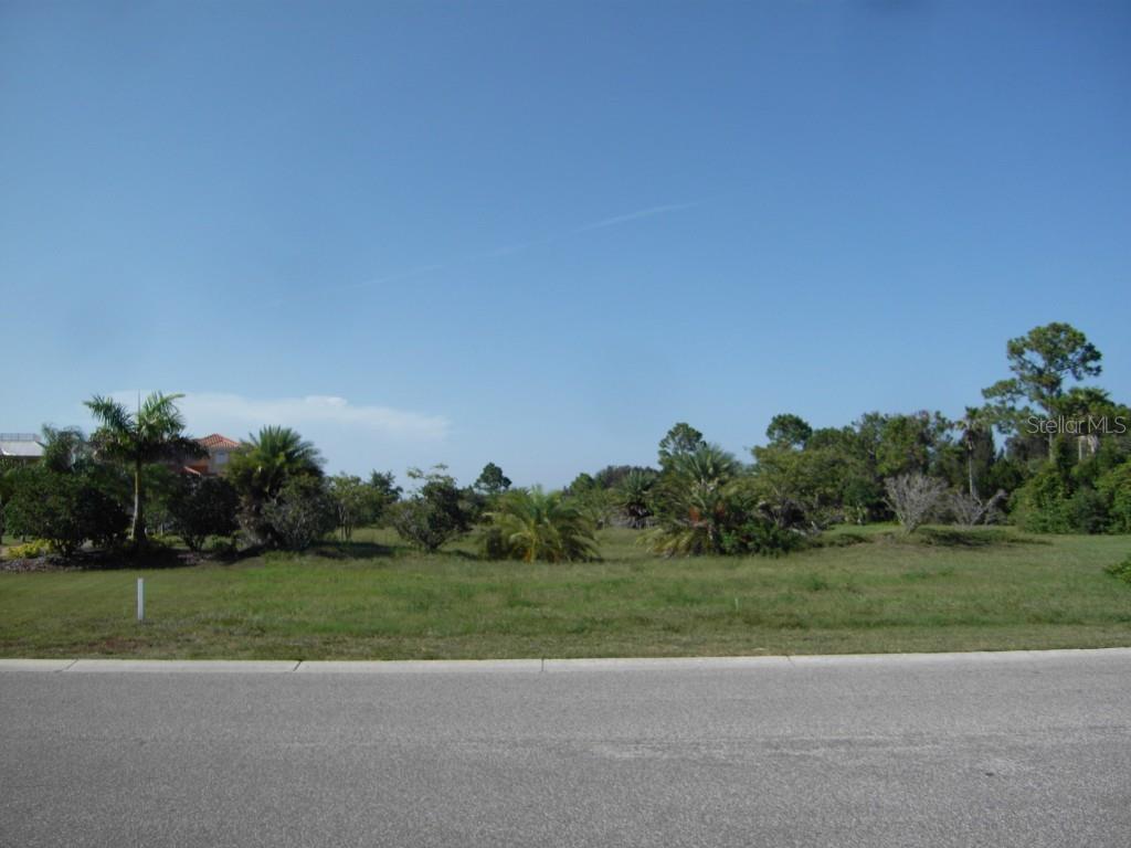 PARADISE ESTATES - Land