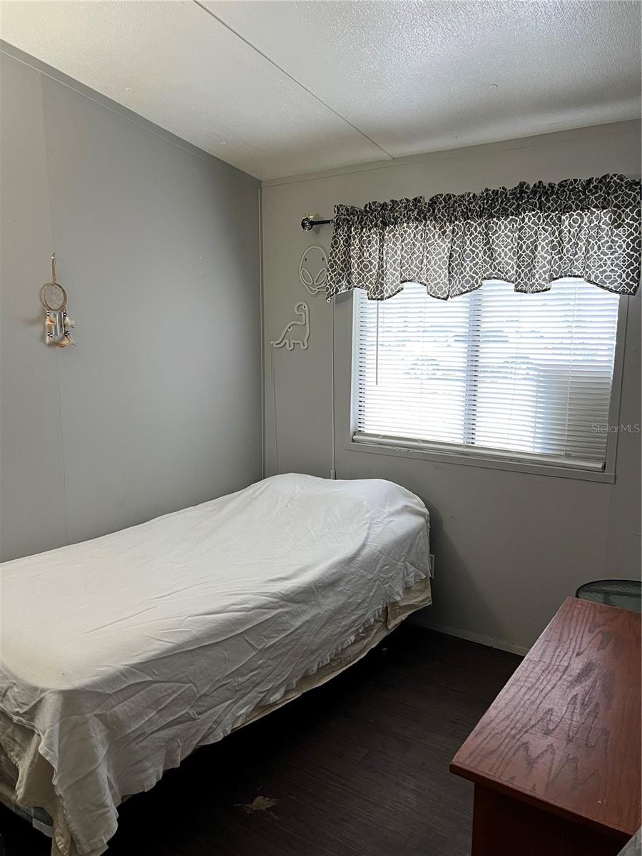 OAK PARK MANOR - Residential