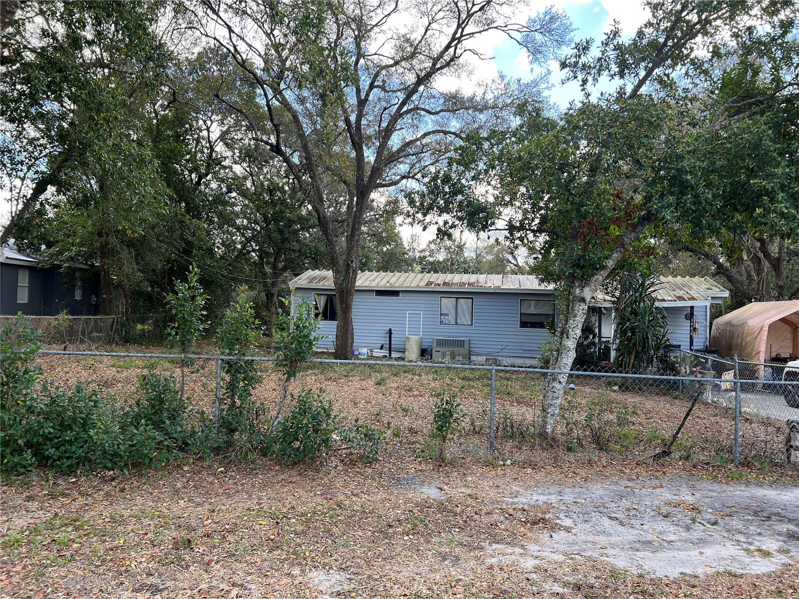 OAK PARK MANOR - Residential