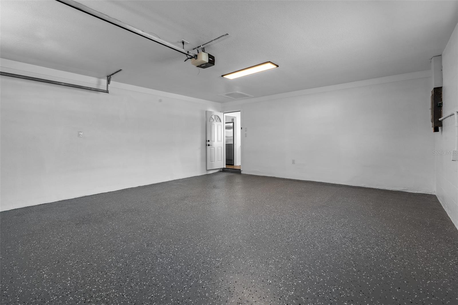 DOUGLAS MANOR ESTATES 2ND ADD - Residential