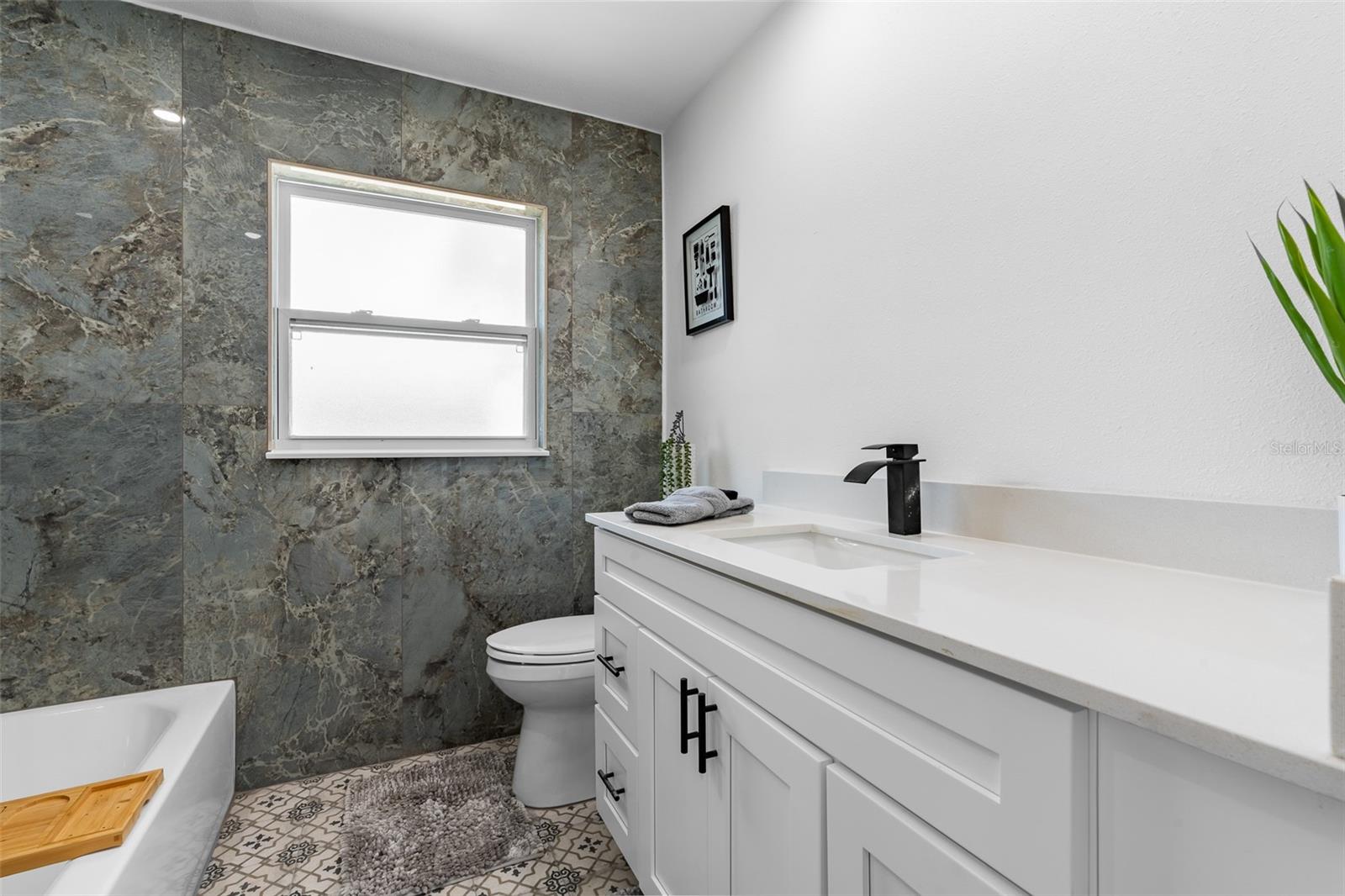 DOUGLAS MANOR ESTATES 2ND ADD - Residential