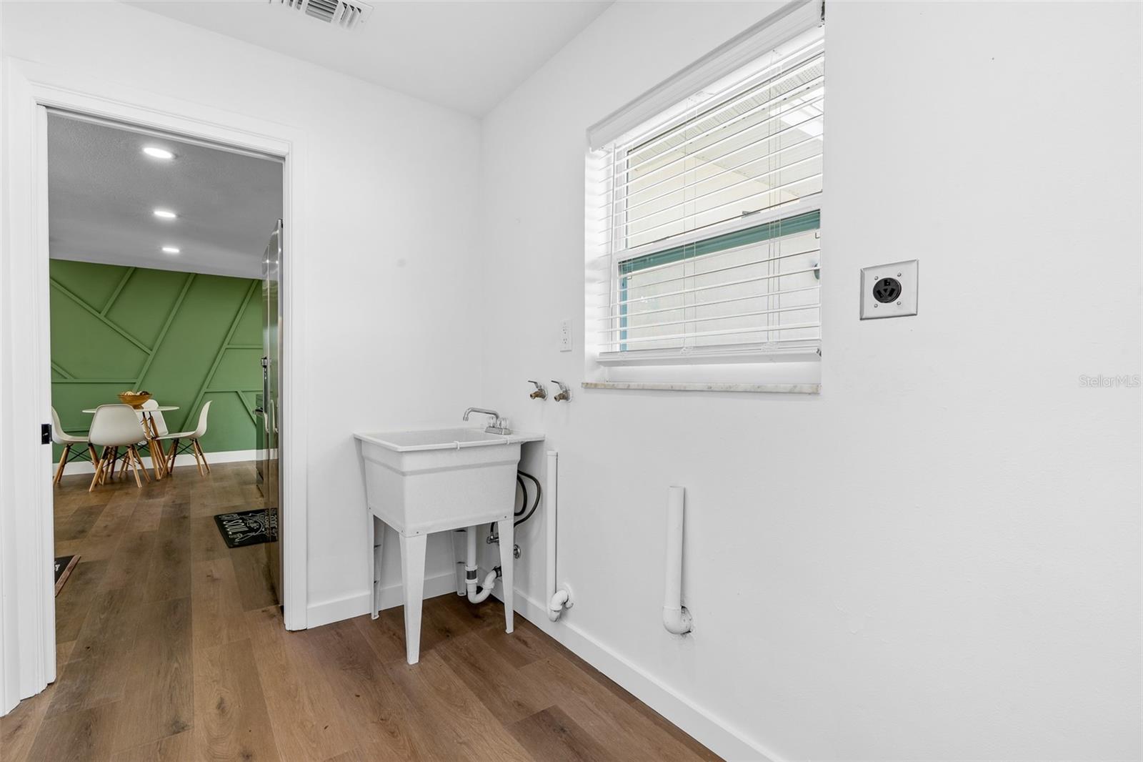 DOUGLAS MANOR ESTATES 2ND ADD - Residential