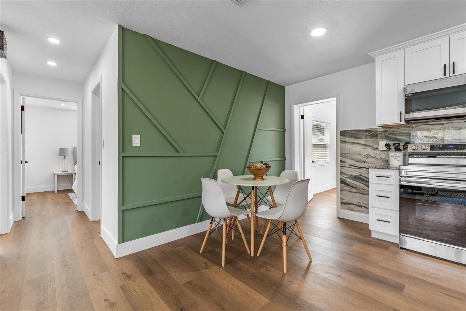 DOUGLAS MANOR ESTATES 2ND ADD - Residential