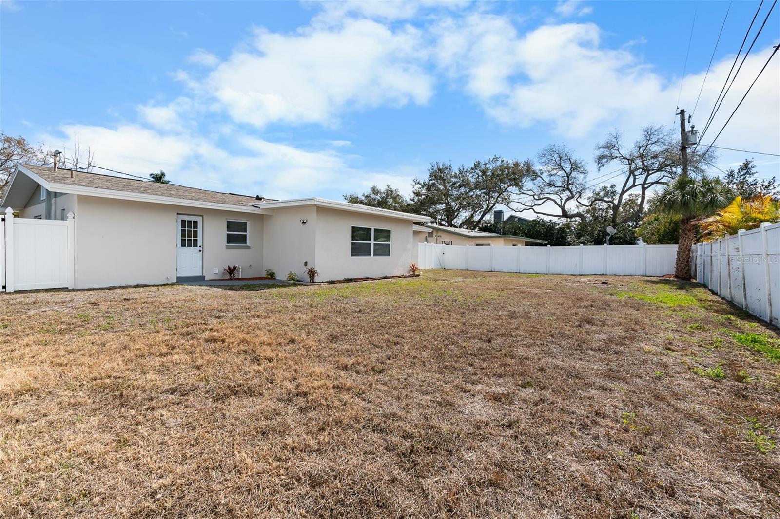 DOUGLAS MANOR ESTATES 2ND ADD - Residential