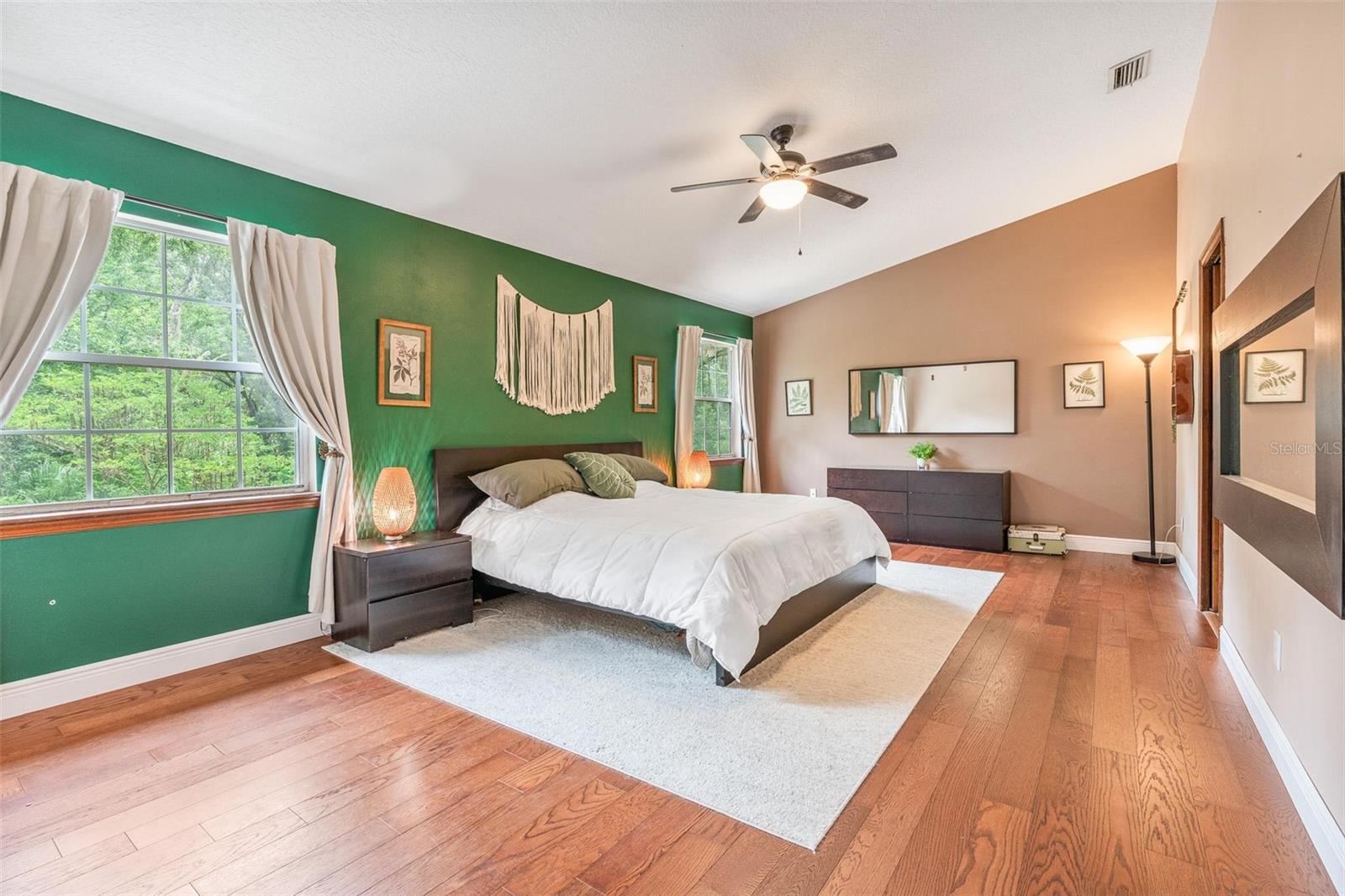 2 E KELLY PARK ROAD
