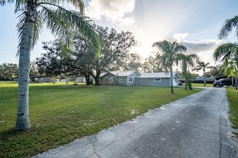 A home in LAKELAND