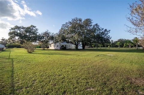 A home in LAKELAND