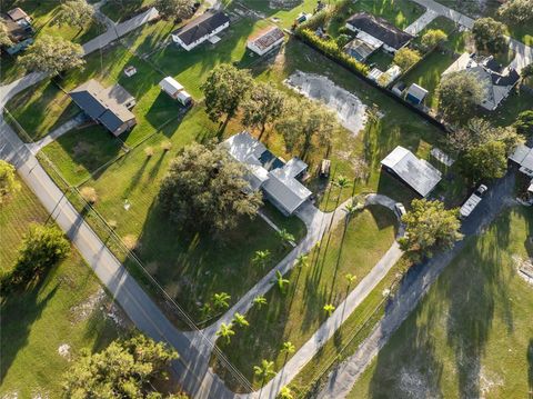 A home in LAKELAND