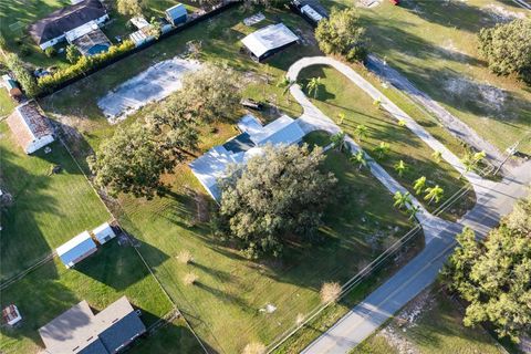 A home in LAKELAND