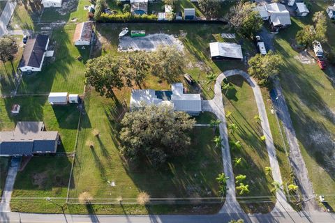 A home in LAKELAND