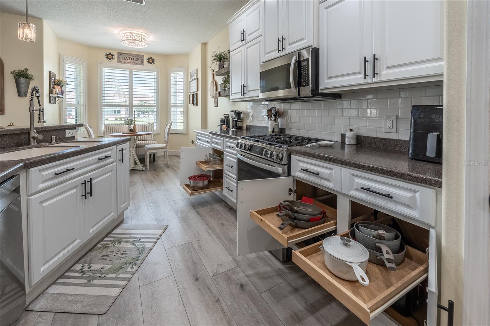 SUMMERGLEN - Residential