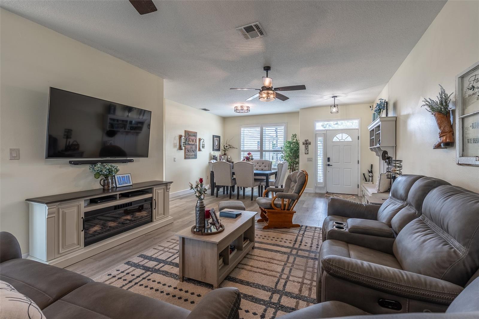 SUMMERGLEN - Residential