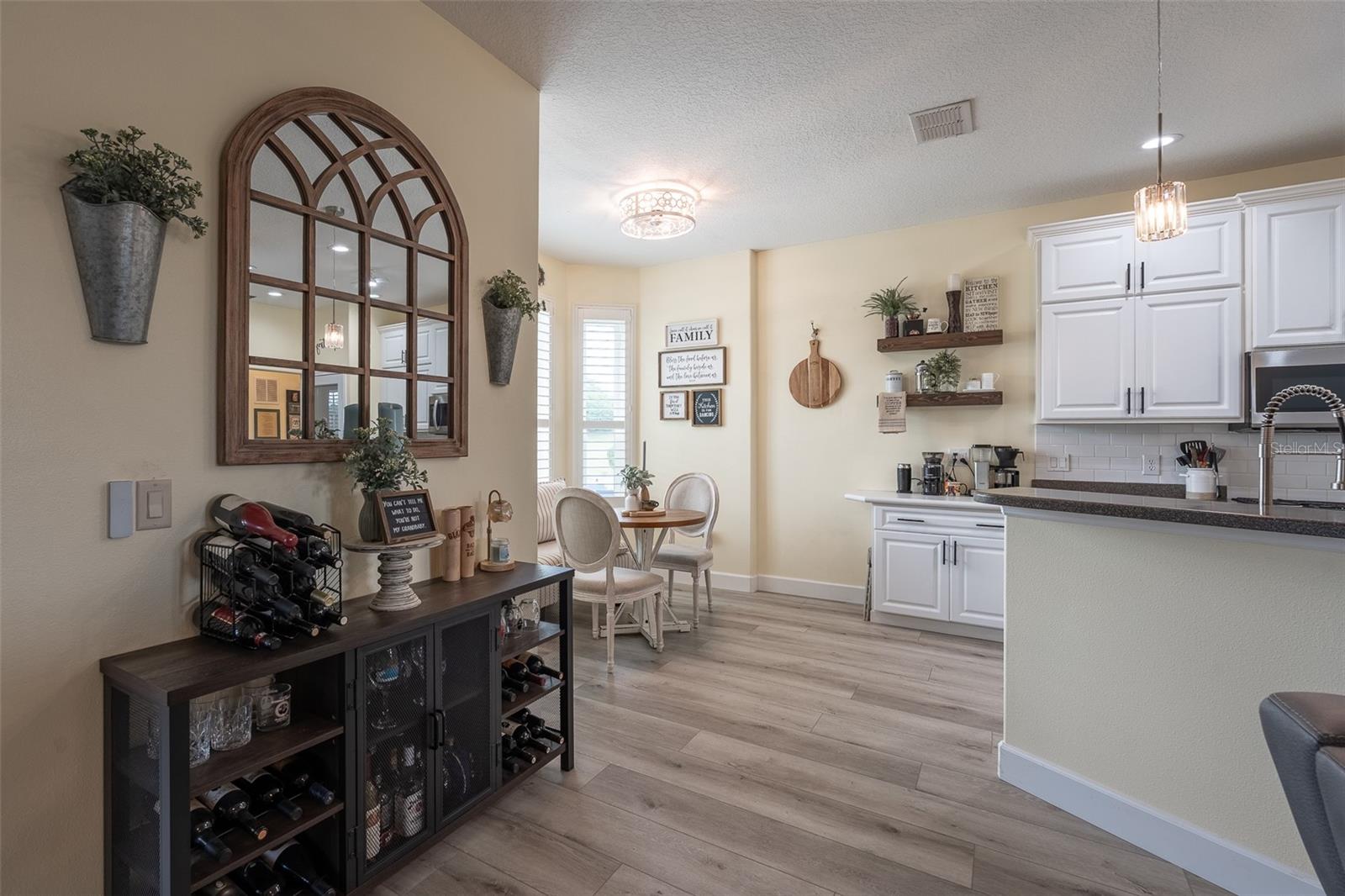 SUMMERGLEN - Residential