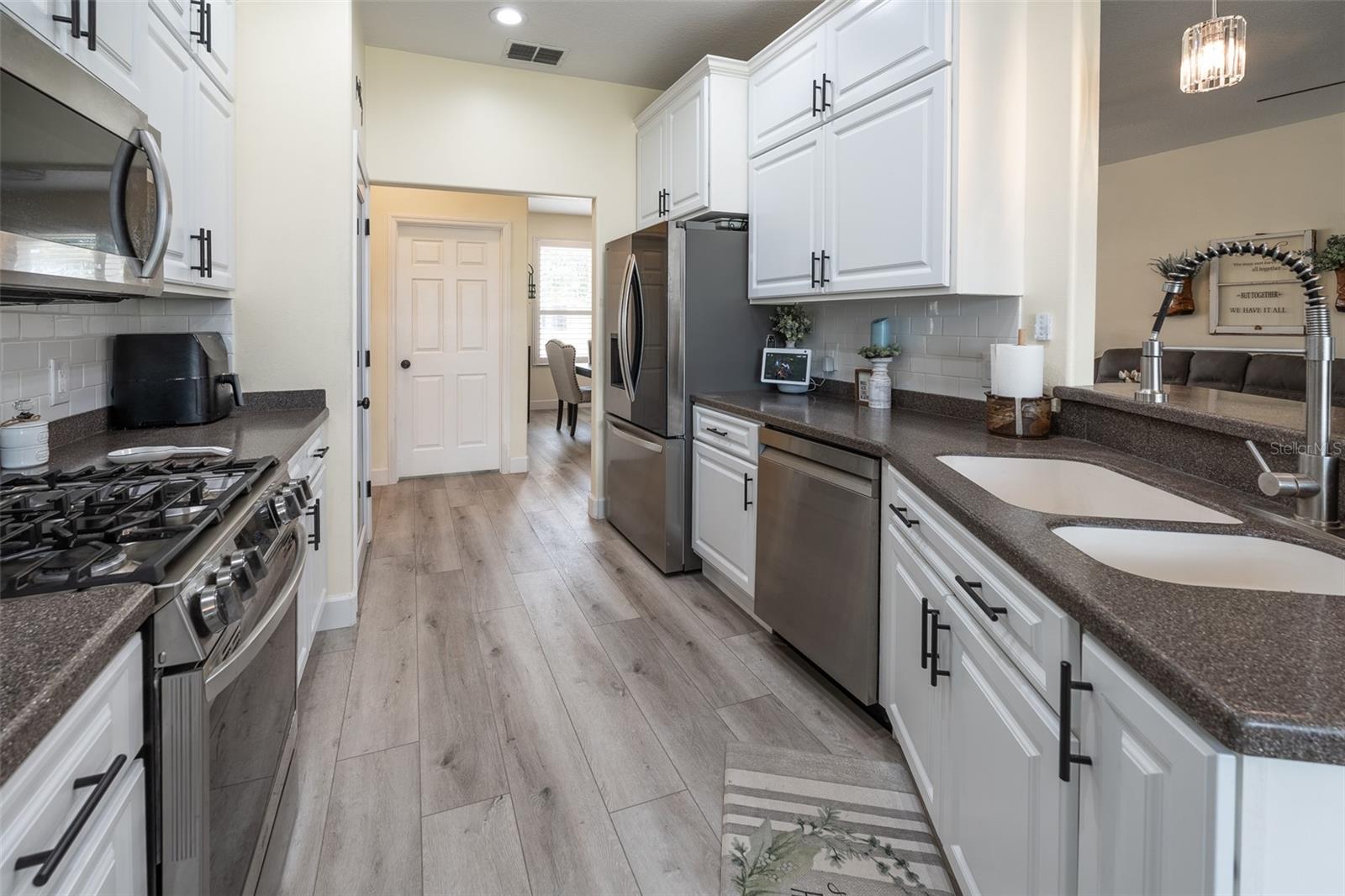 SUMMERGLEN - Residential