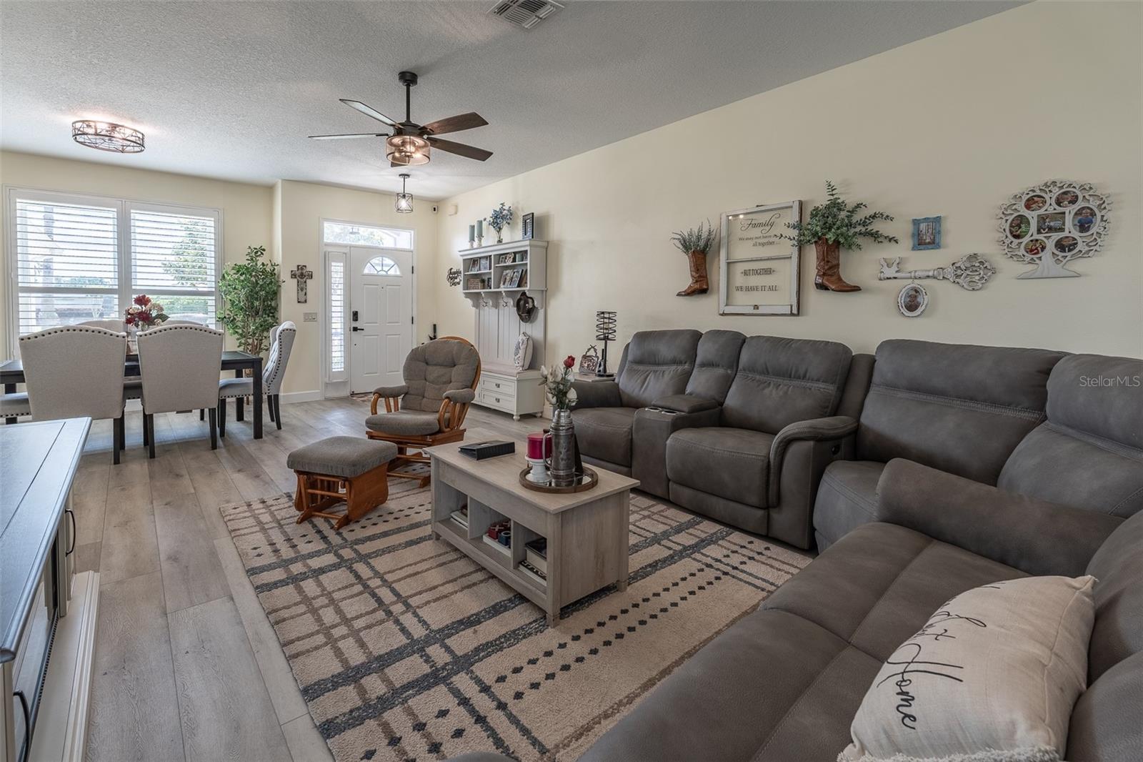 SUMMERGLEN - Residential