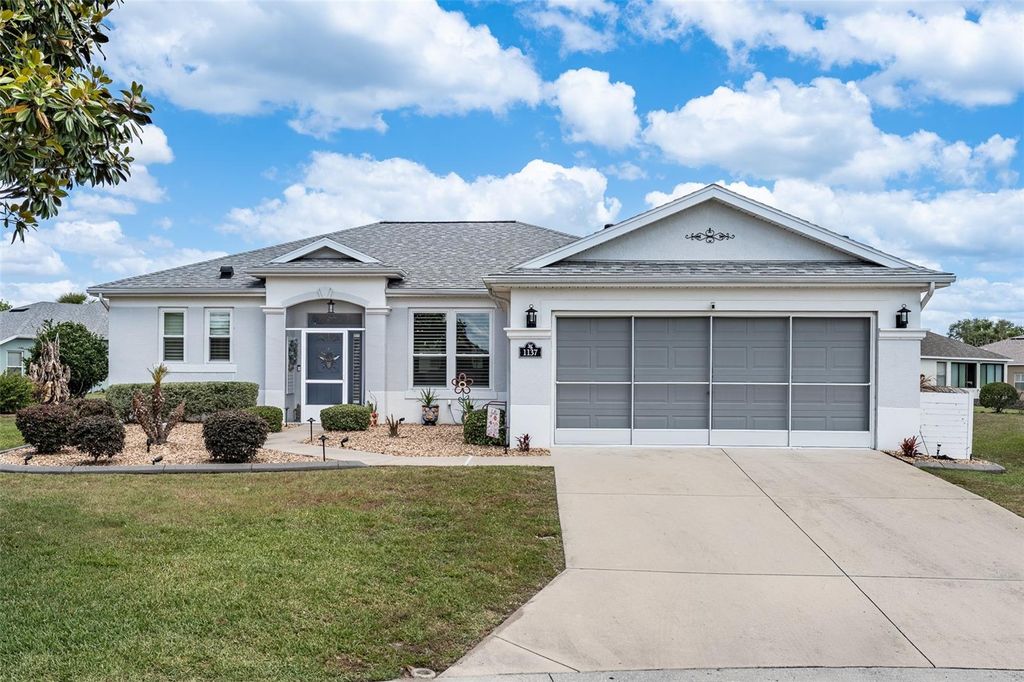 Photo of 1137 SW 156th Street, Ocala, FL 34473 (MLS # OM723532)