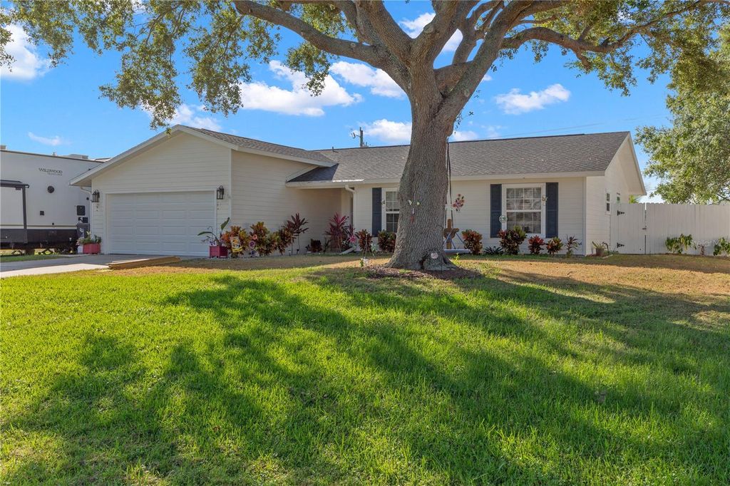 Photo of 3711 70th Street E, Palmetto, FL 34221 (MLS # A4669410)