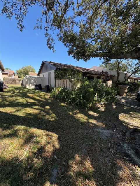 Photo of 7712 Willow Park Drive, Temple Terrace, FL 33637 (MLS # TB8443240) Photo of 7712 Willow Park Drive, Temple Terrace, FL 33637 (MLS # TB8443240)