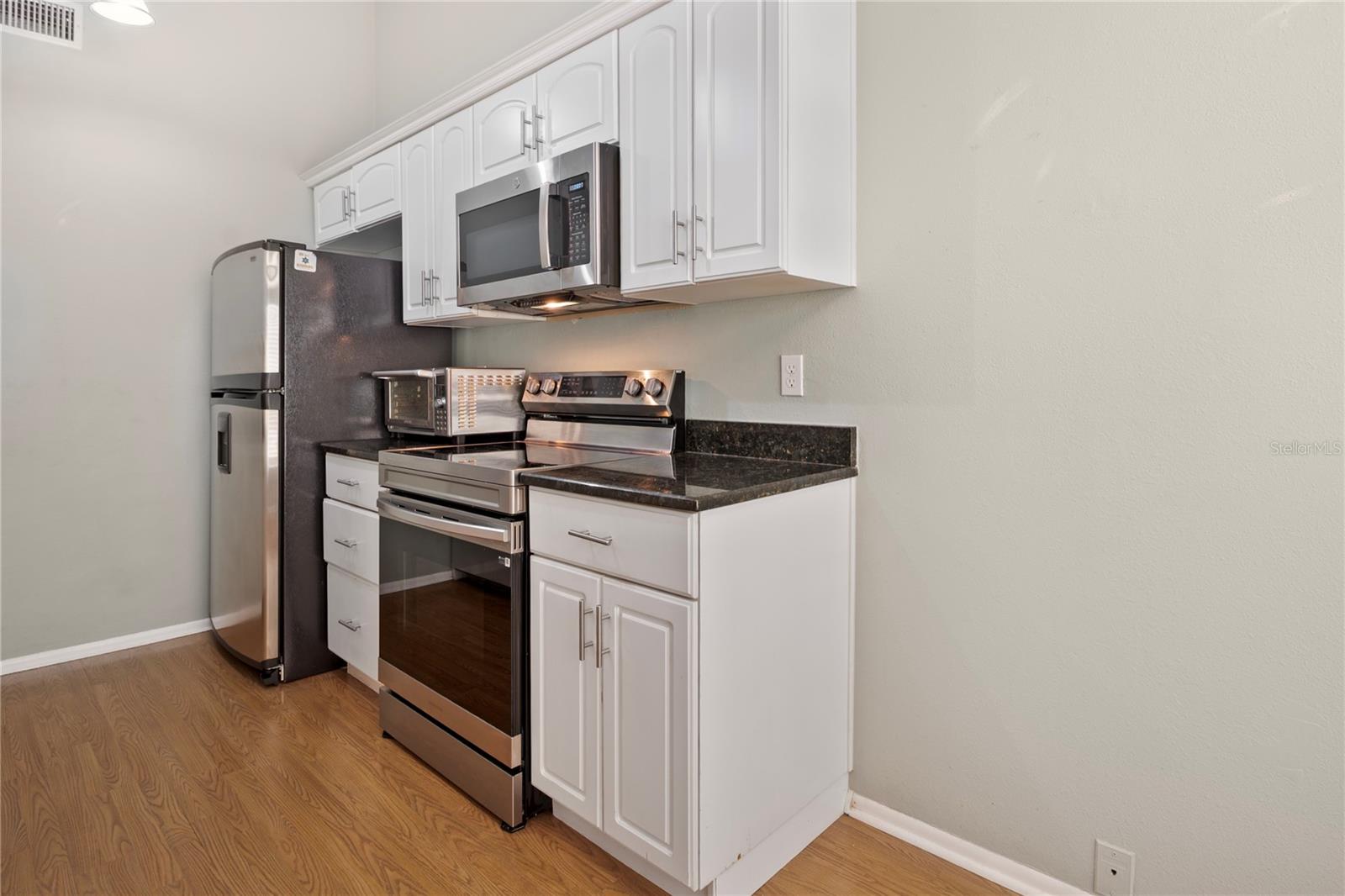 BENT TREE - Residential