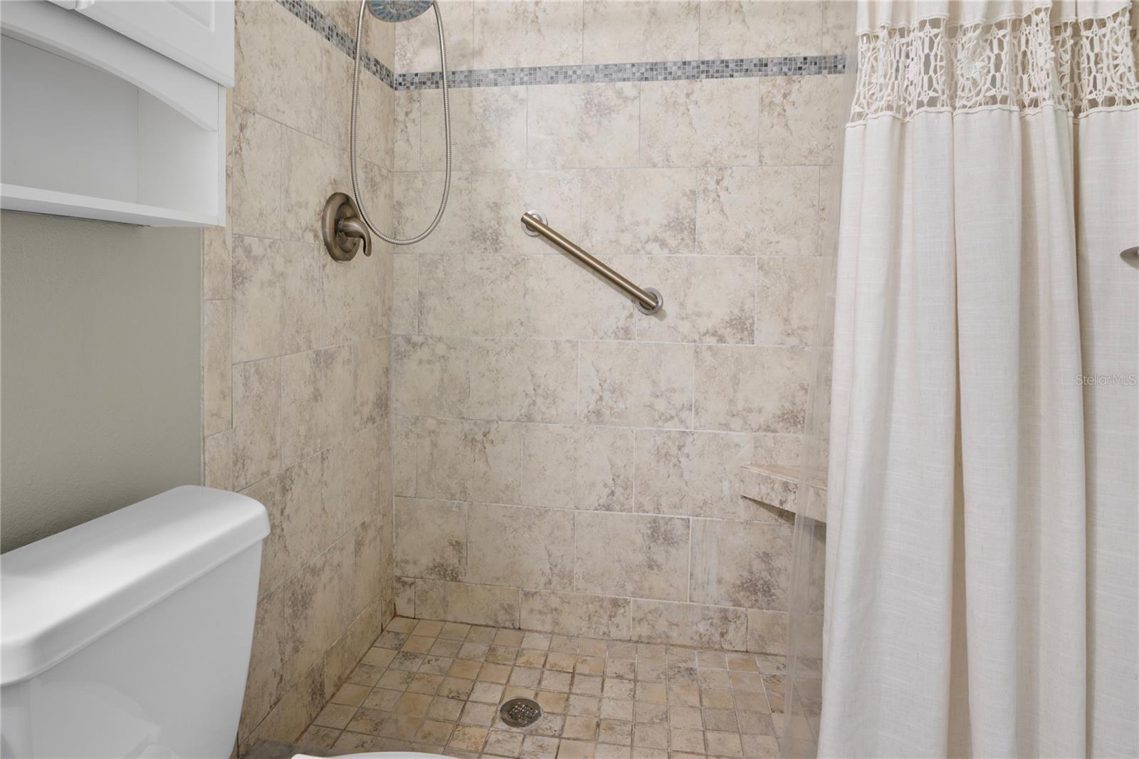 BENT TREE - Residential