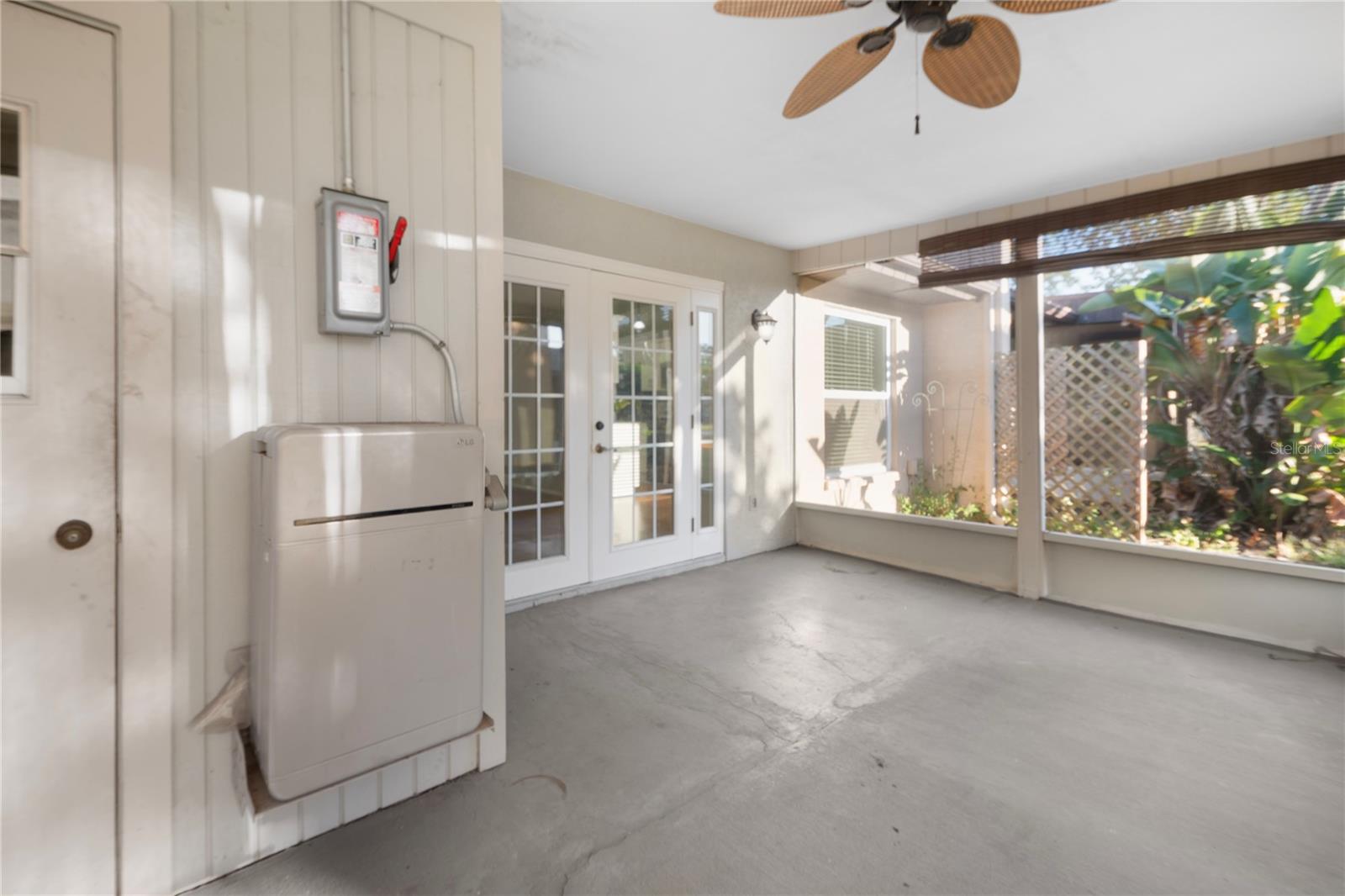 BENT TREE - Residential