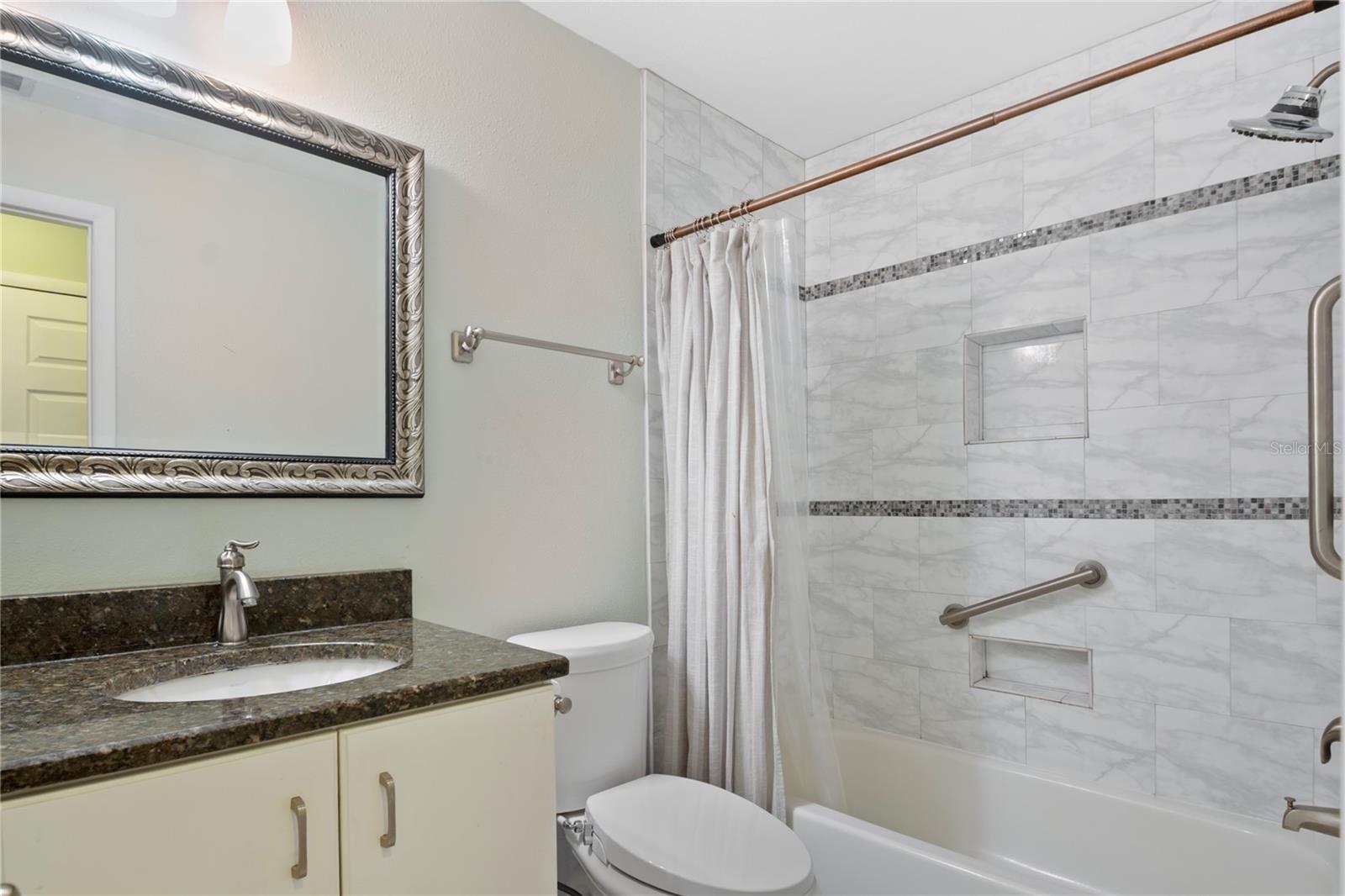 BENT TREE - Residential