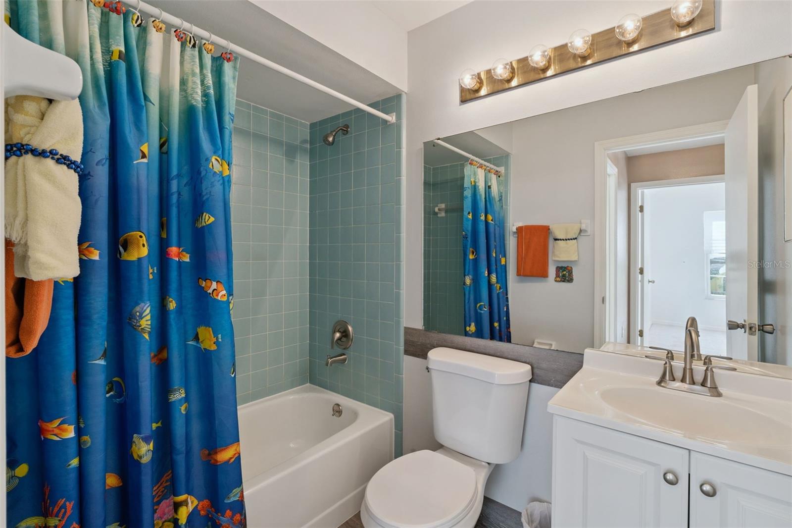 REGAL OAK SHORES UNIT 8 - Residential