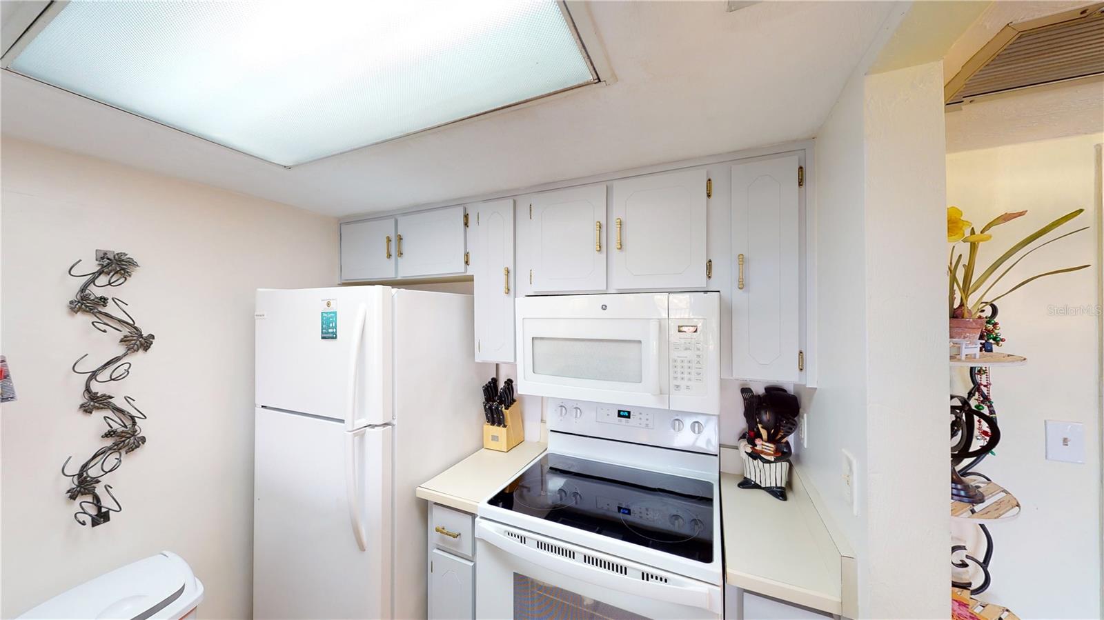 OCEAN VIEW MANOR CONDO - Residential