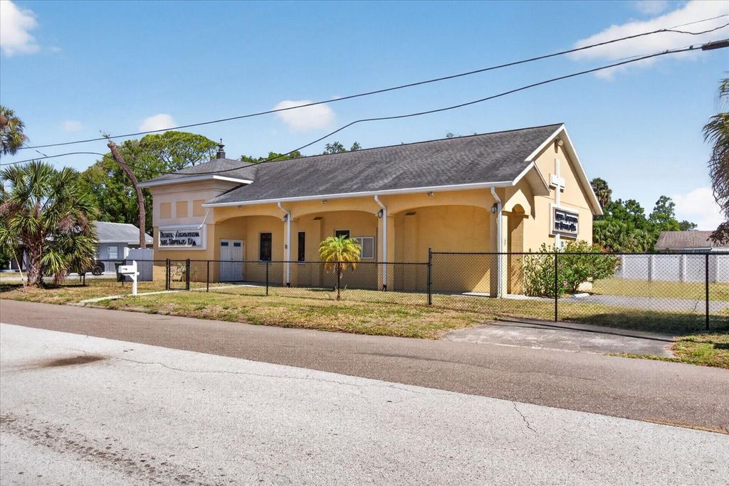 Photo of 2018 Grant Street, Tampa, FL 33605 (MLS # TB8501232)