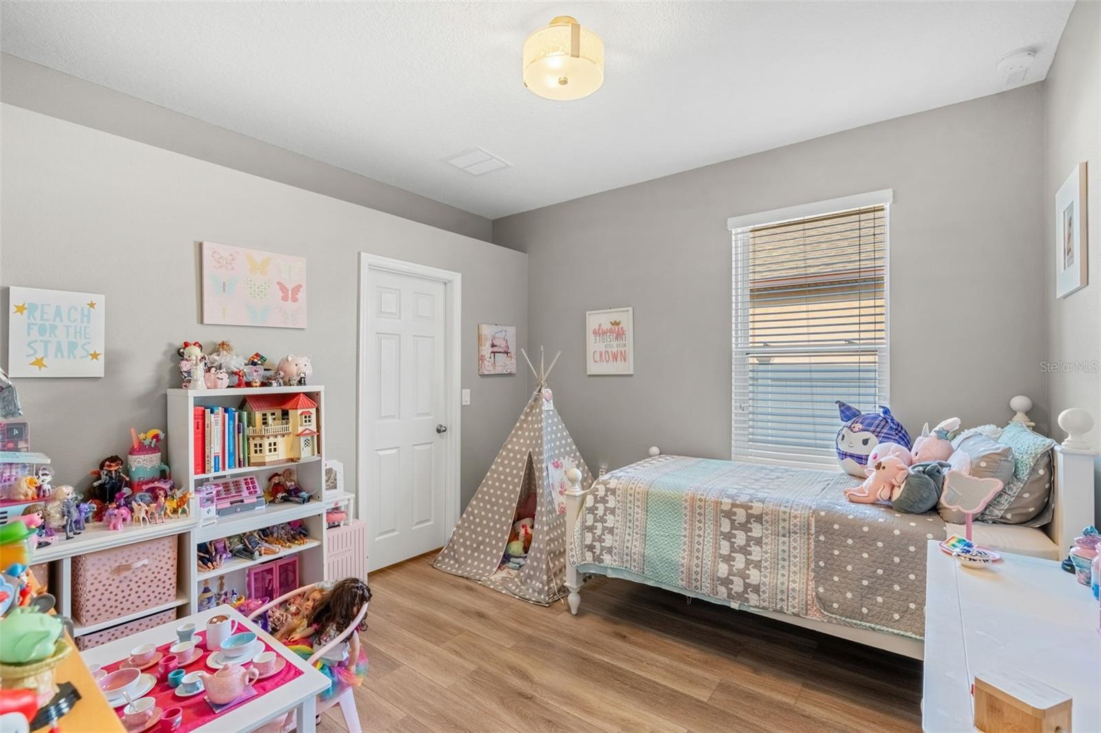 SAWGRASS LAKES PHASE TWO B - Residential