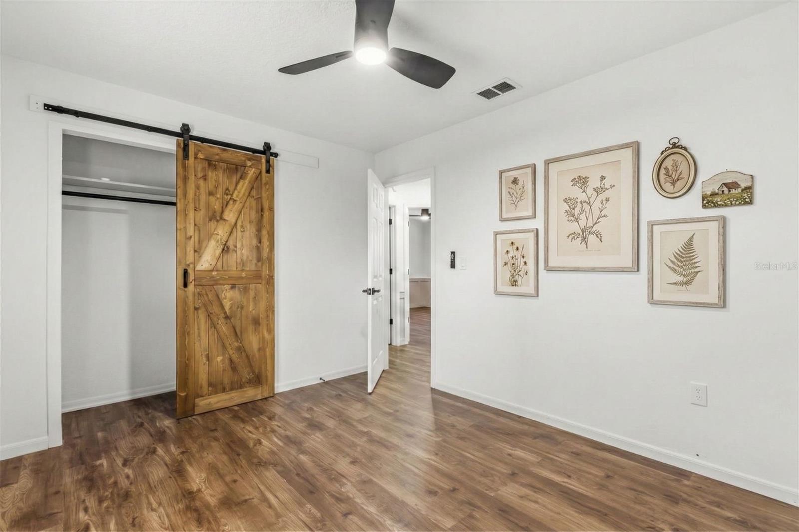 LAKE BREEZE ESTATES - Residential