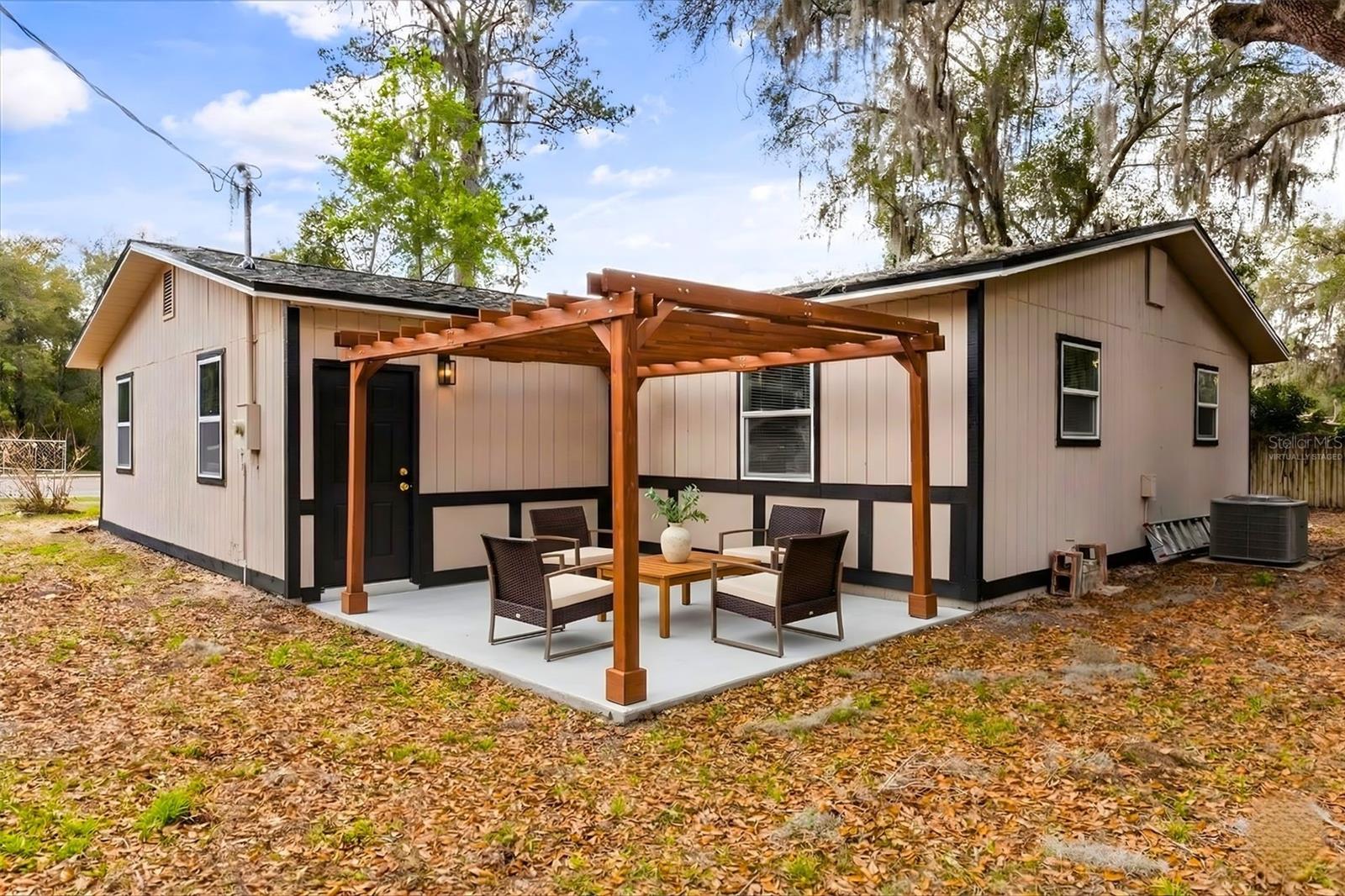 LAKE BREEZE ESTATES - Residential