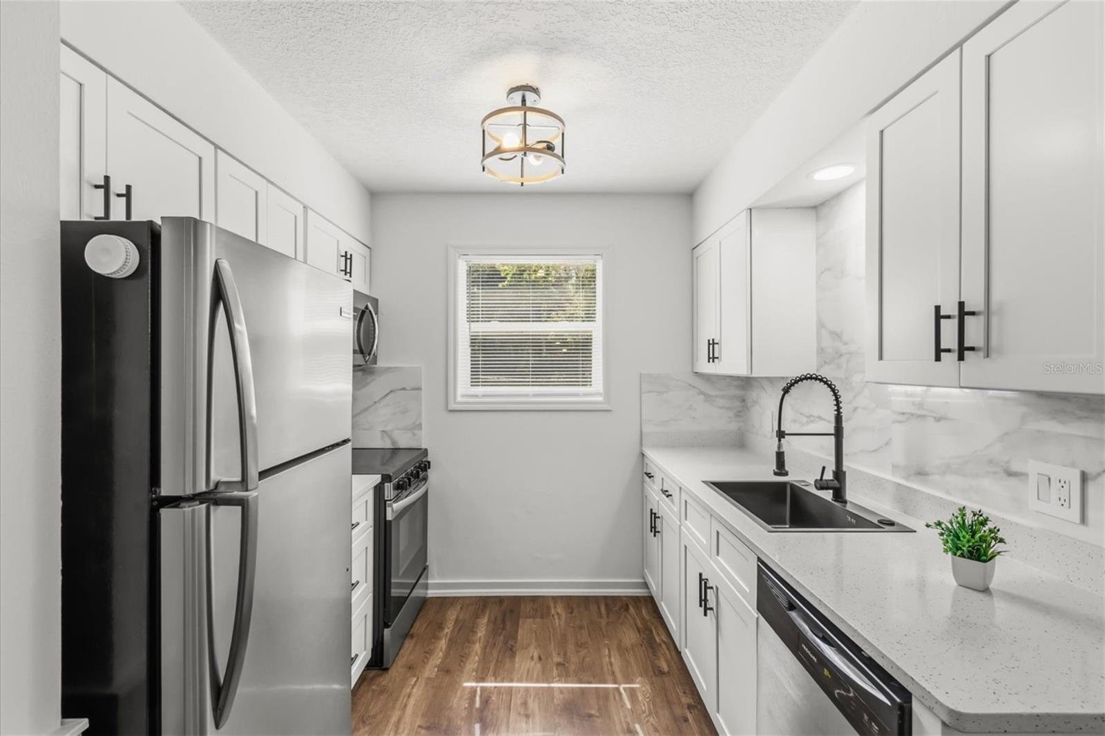 LAKE BREEZE ESTATES - Residential