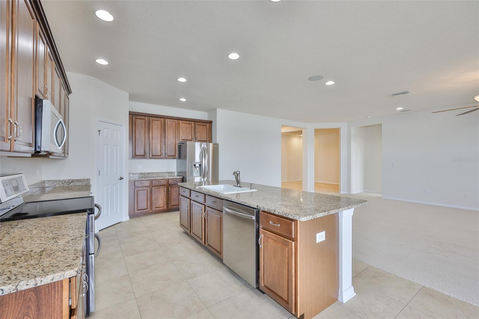 BAHIA LAKES PH 4 - Residential