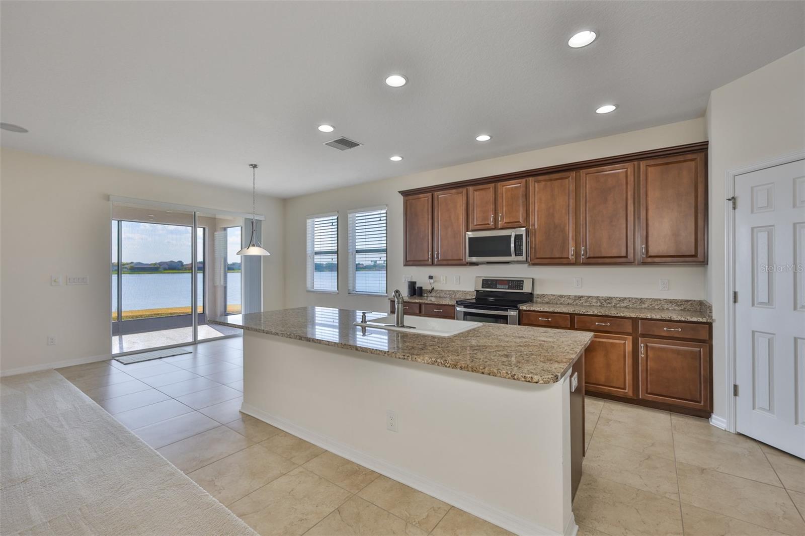 BAHIA LAKES PH 4 - Residential