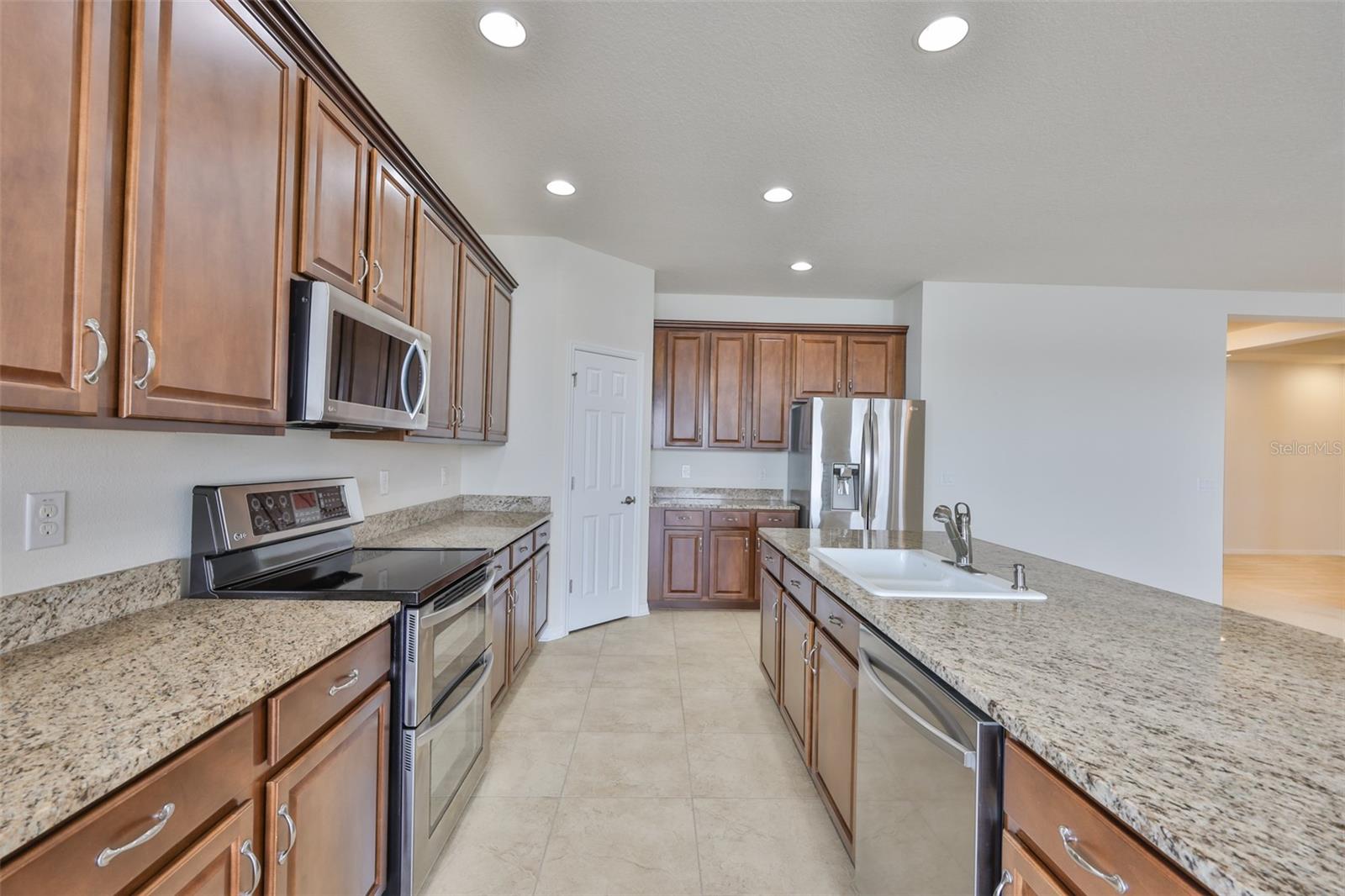 BAHIA LAKES PH 4 - Residential