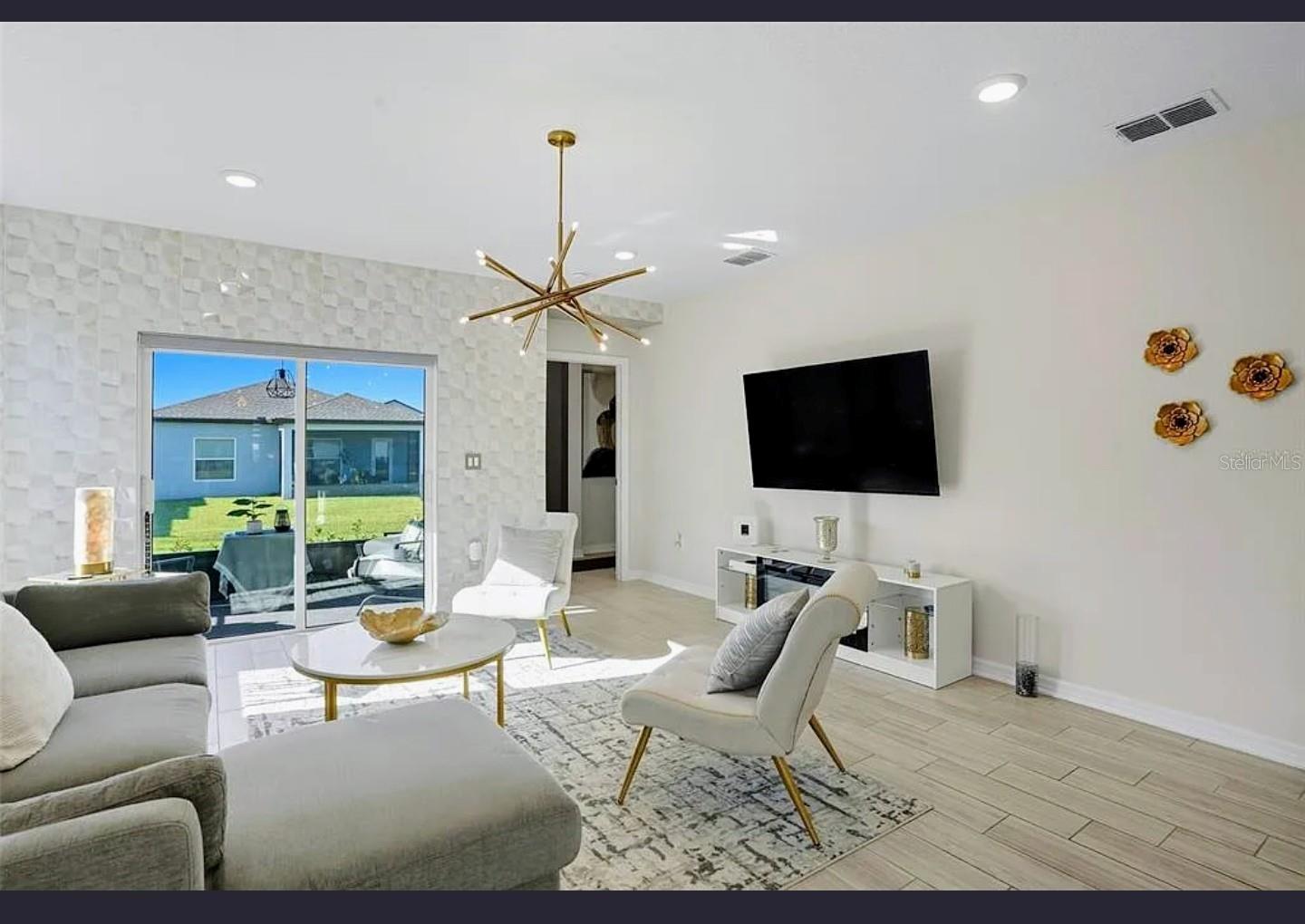 HAMMOCKS AT WEST PORT - Residential