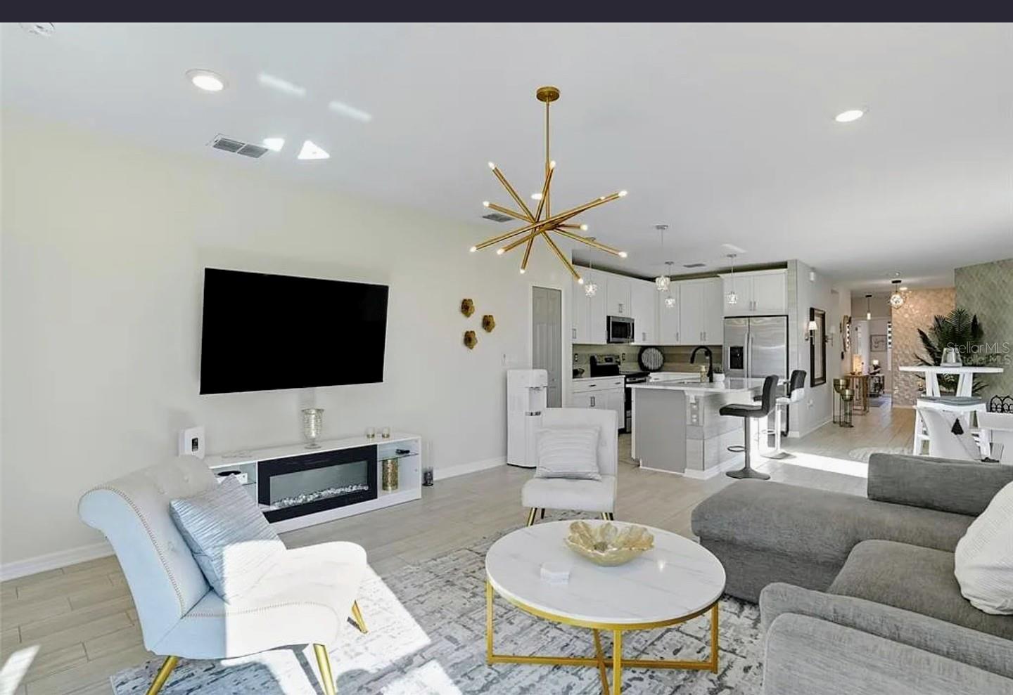 HAMMOCKS AT WEST PORT - Residential