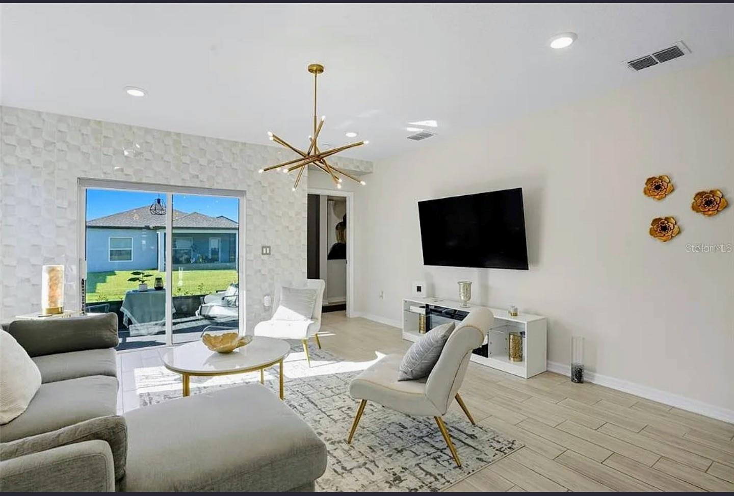 HAMMOCKS AT WEST PORT - Residential