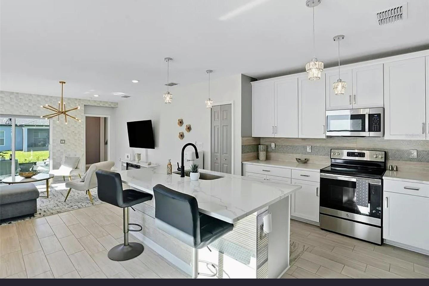 HAMMOCKS AT WEST PORT - Residential