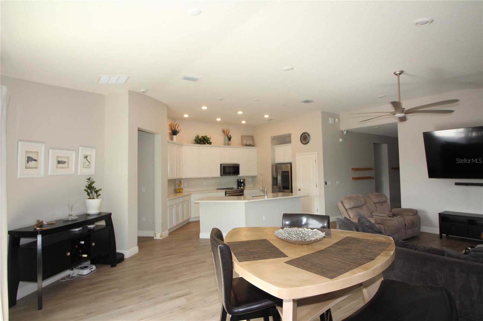 WILLIAMS POINTE - Residential