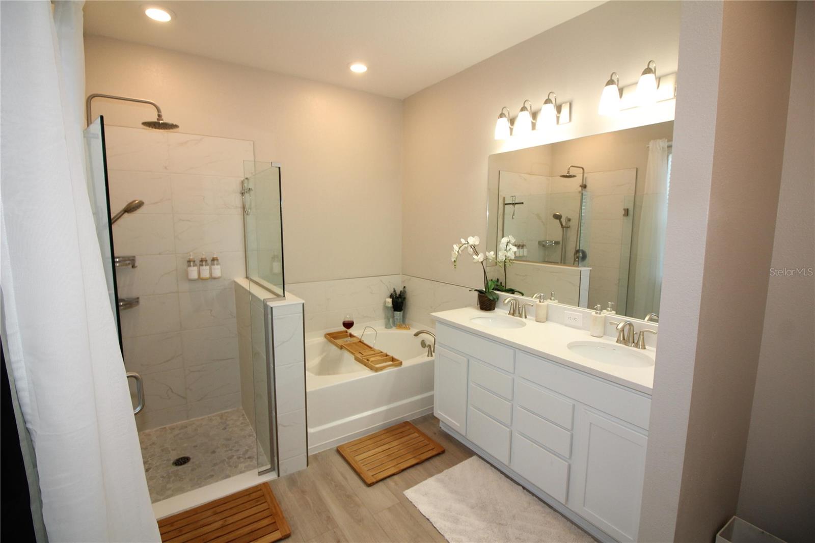 WILLIAMS POINTE - Residential