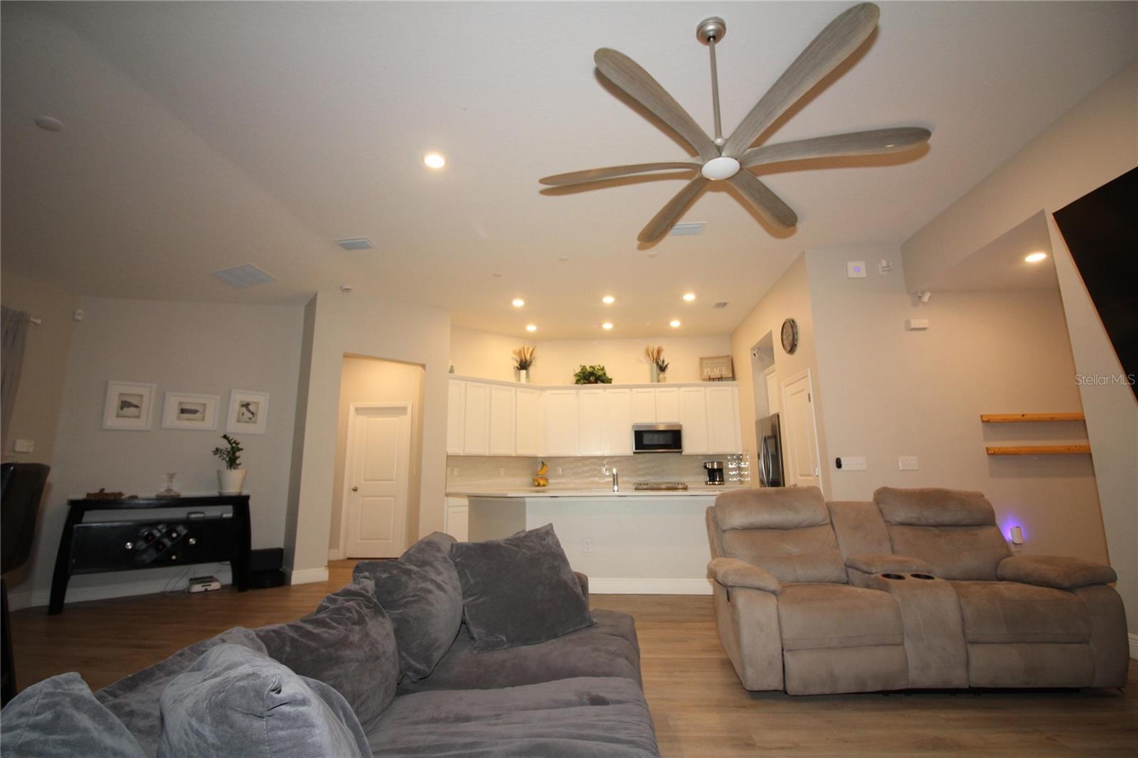 WILLIAMS POINTE - Residential