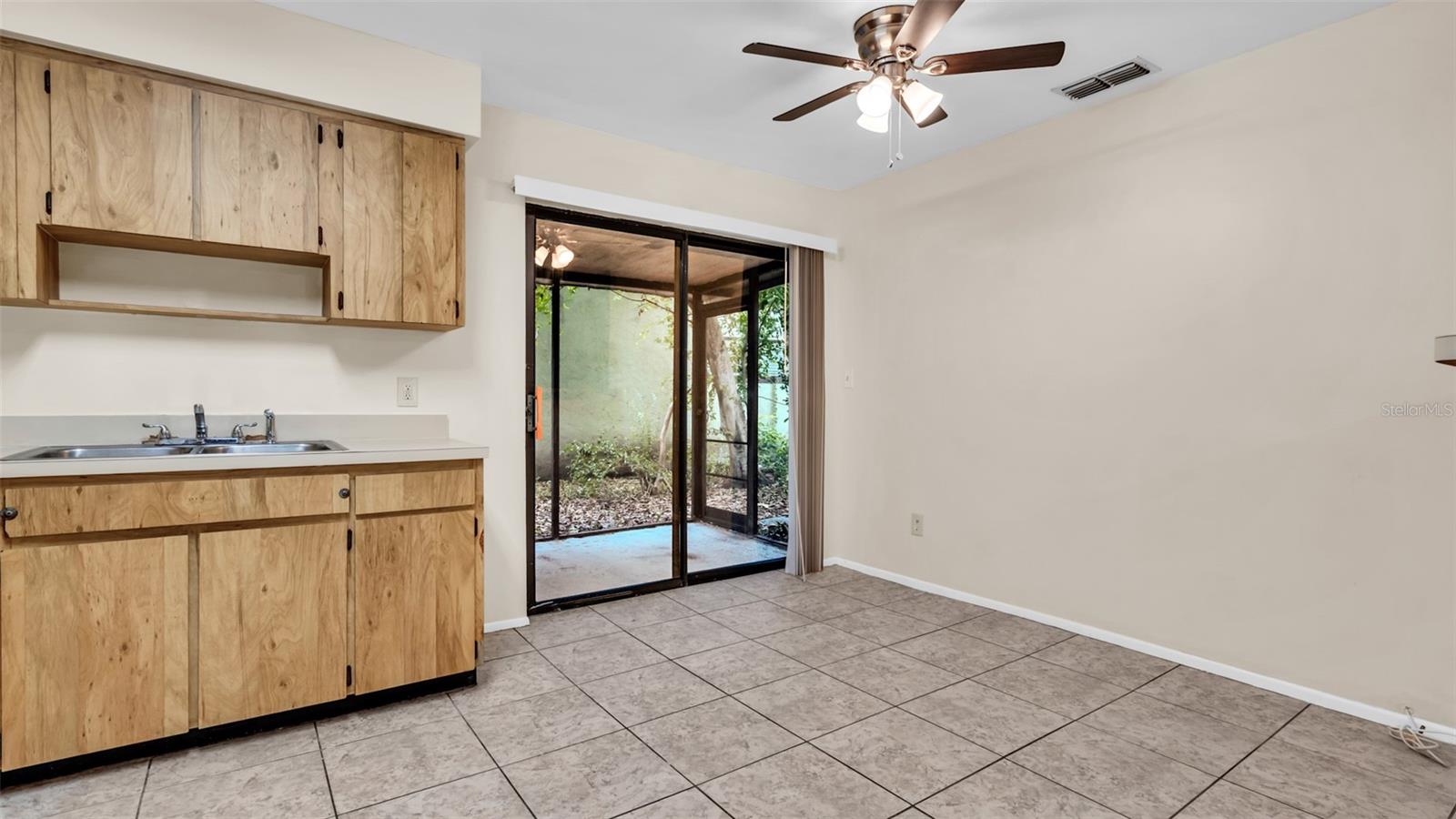 ROOSEVELT GROVES - Residential Lease