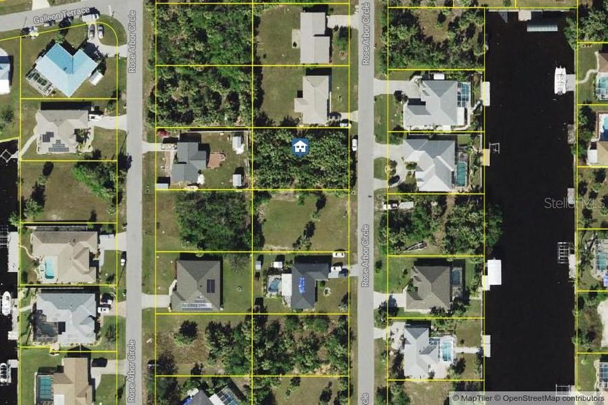 VACANT LOT IN GREAT LOCATION IN PORT CHARLOTTE! 80' X 125' to build your new Florida retreat or permanent home. Plenty of room for a pool and back of lot faces west perfect for enjoying amazing sunsets. Zoned residential-single family, public water and sewer available, no HOA and no Scrub Jay. Wonderful waterfront community close to fishing, boating, Murdock restaurant and shopping district, schools, parks and just a short ride to downtown historic Punta Gorda with community events and entertainment. Don't miss this opportunity!
