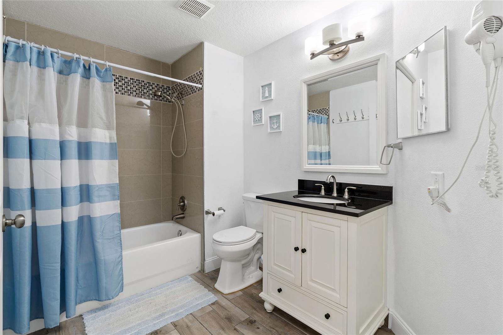 SOUTH POINTE PH 7 - Residential