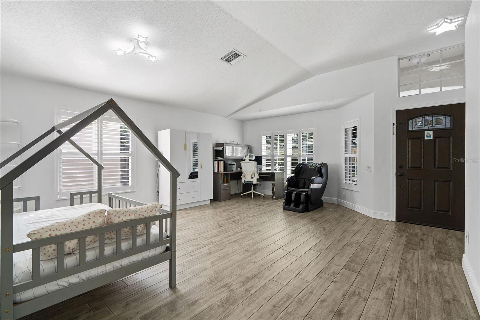 SOUTH POINTE PH 7 - Residential